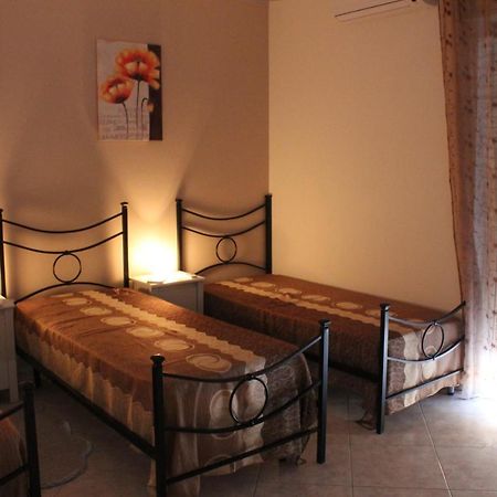 Bethel B&B Gela Bagian luar foto