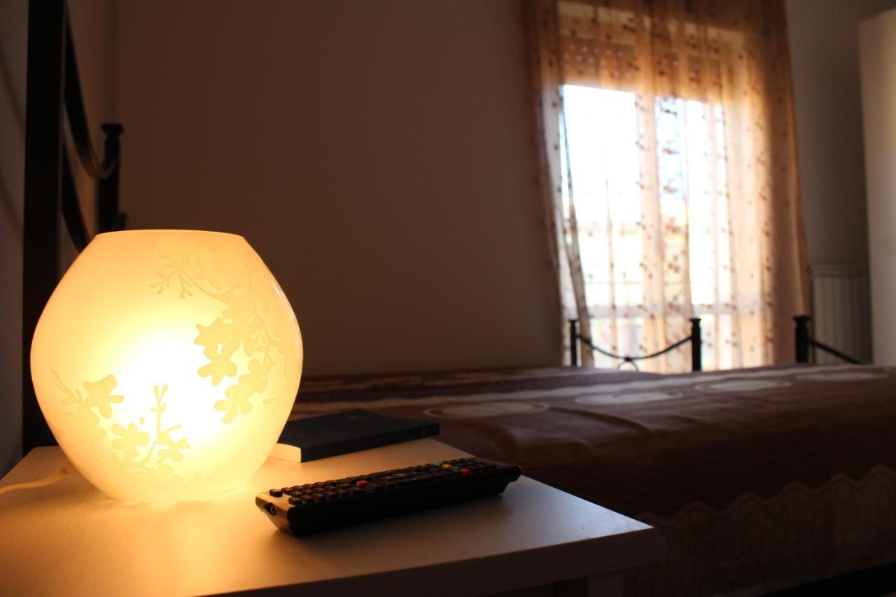 Bethel B&B Gela Bagian luar foto