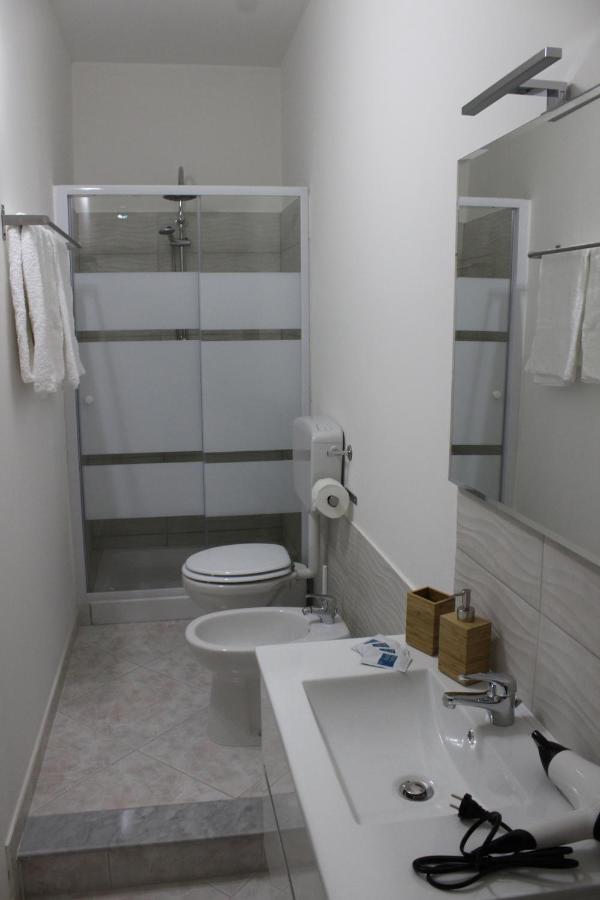 Bethel B&B Gela Bagian luar foto