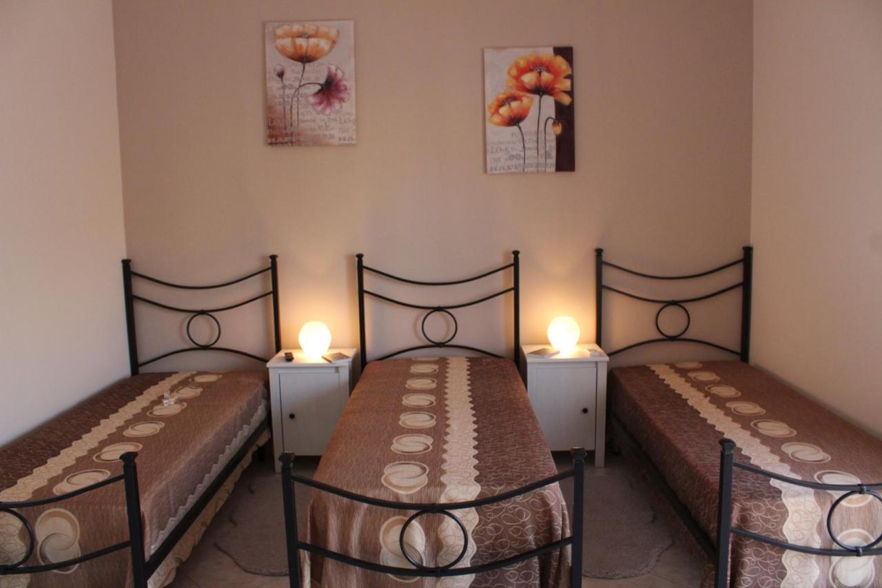 Bethel B&B Gela Bagian luar foto