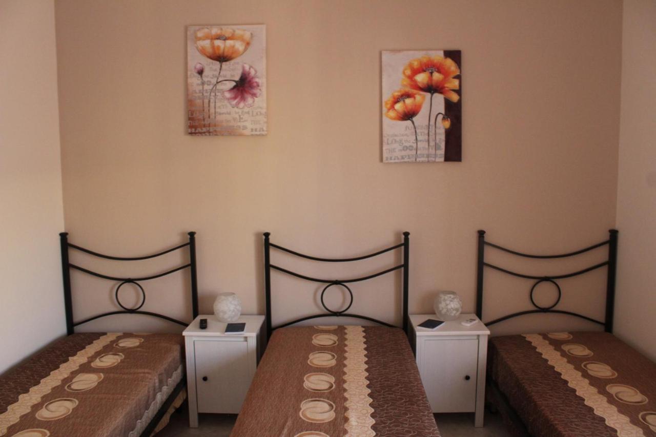 Bethel B&B Gela Bagian luar foto