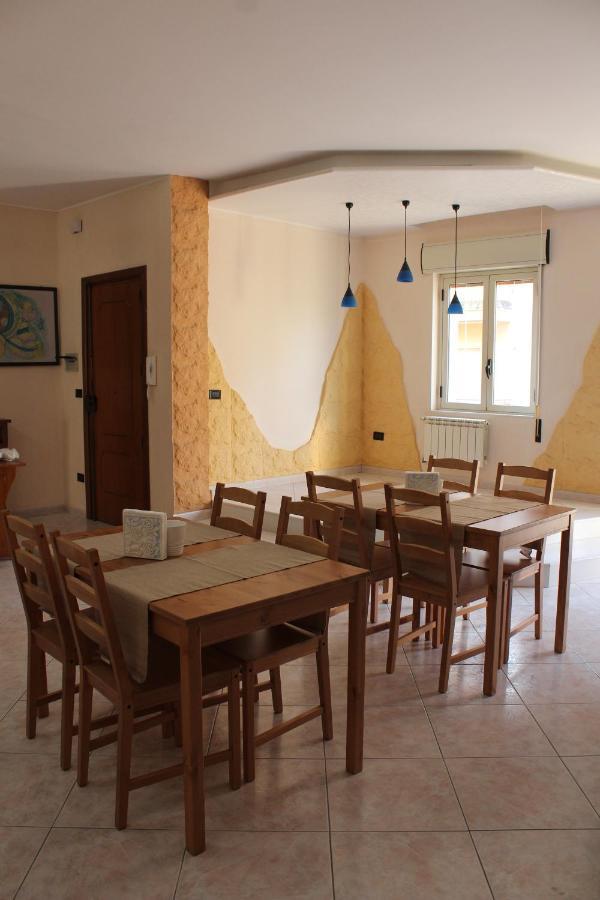 Bethel B&B Gela Bagian luar foto