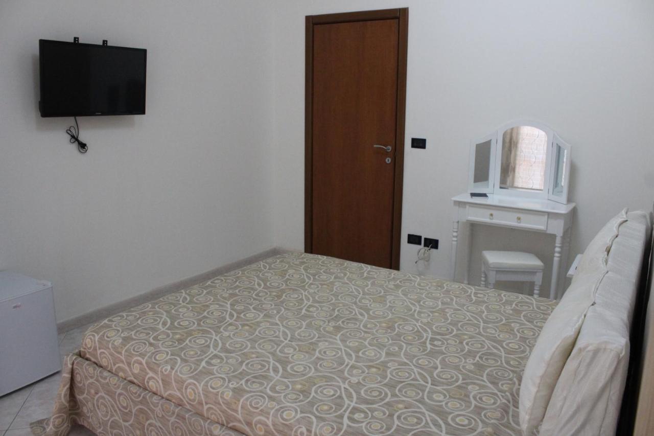 Bethel B&B Gela Bagian luar foto